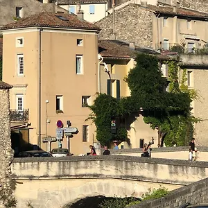 https://la-maison-du-pont-romain.fr-provencehotel.com