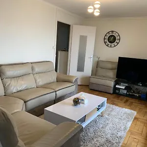 Appartement Confortable Avec Un Lit Double, Lyon