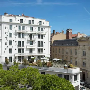 College Hotell